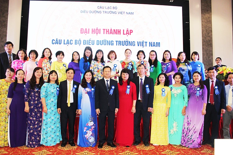 THÔNG BÁO SỐ 2 Về việc tổ chức Đại hội đại biểu toàn quốc Câu lạc bộ Điều dưỡng trưởng Việt Nam khóa II, nhiệm kỳ 2024 – 2029 và Hội nghị khoa học điều dưỡng quốc tế lần thứ nhất
